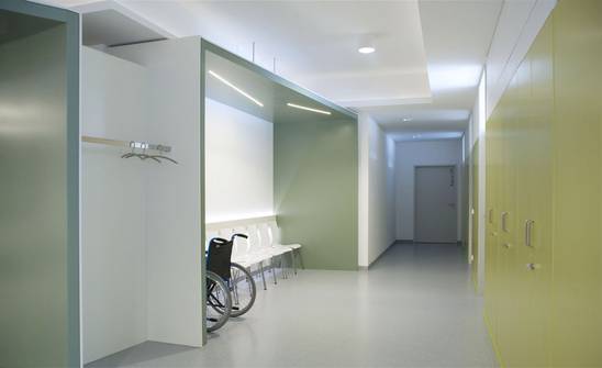 "Saaleklinik I" | Chirurgische Praxis - Innenraumplanung (Bild 9/13)