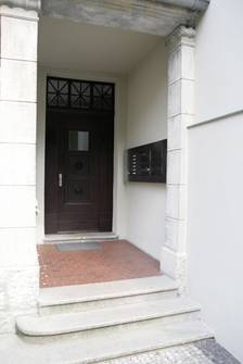 Rathenauplatz 12 | Wohn- und Ärtztehaus - Innenraumplanung (Bild 2/8)