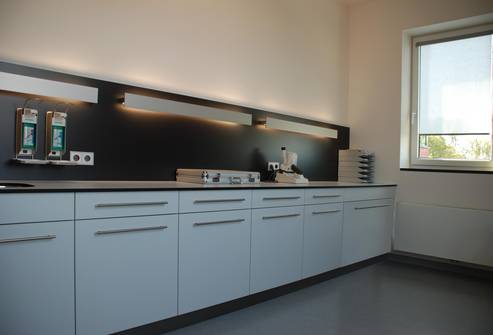 "Saaleklinik II" | Augenchirurgische Praxis - Innenraumplanung (Bild 9/9)